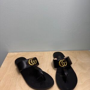 Gucci Leather Thong Sandals - Size 36
